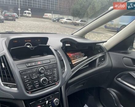 Белый Опель Zafira Tourer, объемом двигателя 2 л и пробегом 187 тыс. км за 9450 $, фото 97 на Automoto.ua