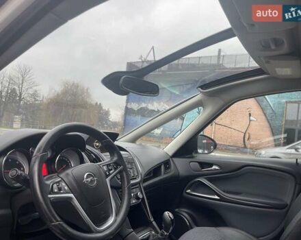 Белый Опель Zafira Tourer, объемом двигателя 2 л и пробегом 187 тыс. км за 9450 $, фото 71 на Automoto.ua