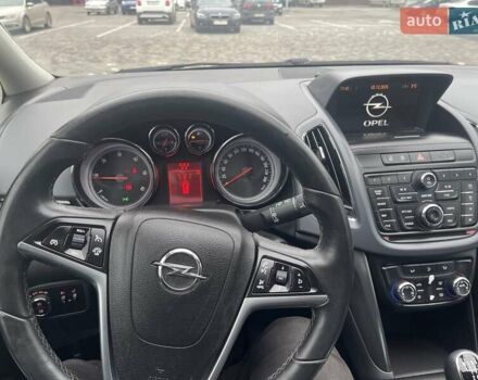 Білий Опель Zafira Tourer, об'ємом двигуна 2 л та пробігом 187 тис. км за 9450 $, фото 49 на Automoto.ua
