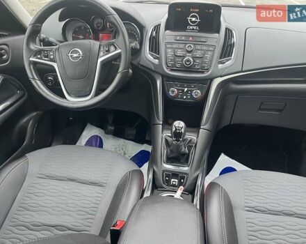 Білий Опель Zafira Tourer, об'ємом двигуна 2 л та пробігом 187 тис. км за 9450 $, фото 15 на Automoto.ua