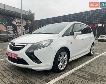 Белый Опель Zafira Tourer, объемом двигателя 2 л и пробегом 187 тыс. км за 9450 $, фото 2 на Automoto.ua