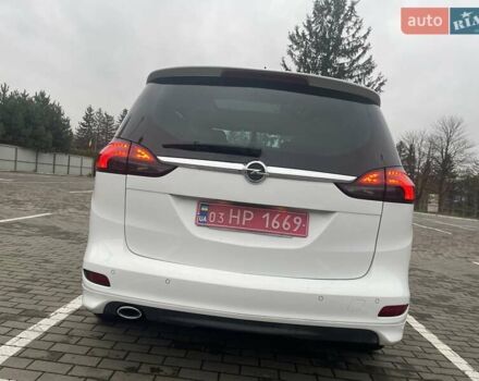 Белый Опель Zafira Tourer, объемом двигателя 2 л и пробегом 187 тыс. км за 9450 $, фото 61 на Automoto.ua