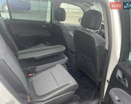 Белый Опель Zafira Tourer, объемом двигателя 2 л и пробегом 187 тыс. км за 9450 $, фото 55 на Automoto.ua