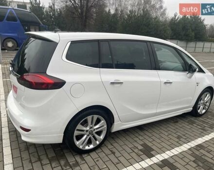 Белый Опель Zafira Tourer, объемом двигателя 2 л и пробегом 187 тыс. км за 9450 $, фото 22 на Automoto.ua