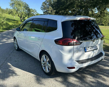 Белый Опель Zafira Tourer, объемом двигателя 2 л и пробегом 280 тыс. км за 10500 $, фото 4 на Automoto.ua