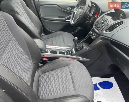 Белый Опель Zafira Tourer, объемом двигателя 2 л и пробегом 187 тыс. км за 9450 $, фото 65 на Automoto.ua