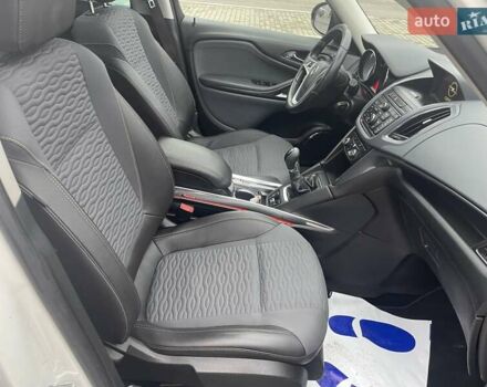 Белый Опель Zafira Tourer, объемом двигателя 2 л и пробегом 187 тыс. км за 9450 $, фото 50 на Automoto.ua