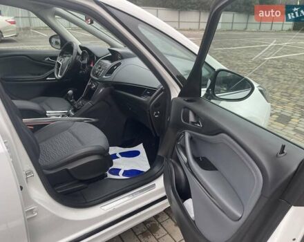 Белый Опель Zafira Tourer, объемом двигателя 2 л и пробегом 187 тыс. км за 9450 $, фото 46 на Automoto.ua
