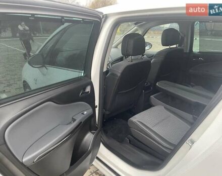Белый Опель Zafira Tourer, объемом двигателя 2 л и пробегом 187 тыс. км за 9450 $, фото 27 на Automoto.ua