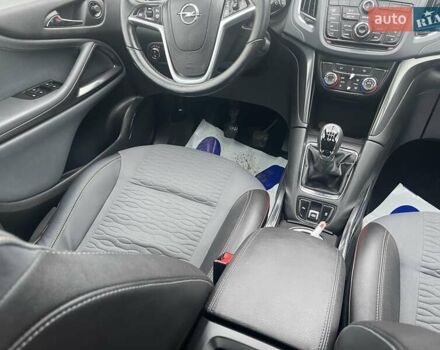 Белый Опель Zafira Tourer, объемом двигателя 2 л и пробегом 187 тыс. км за 9450 $, фото 34 на Automoto.ua