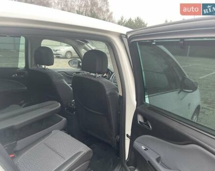 Белый Опель Zafira Tourer, объемом двигателя 2 л и пробегом 187 тыс. км за 9450 $, фото 31 на Automoto.ua