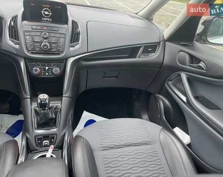 Белый Опель Zafira Tourer, объемом двигателя 2 л и пробегом 187 тыс. км за 9450 $, фото 38 на Automoto.ua