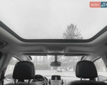 Білий Опель Zafira Tourer, об'ємом двигуна 2 л та пробігом 187 тис. км за 9450 $, фото 30 на Automoto.ua