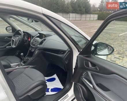 Белый Опель Zafira Tourer, объемом двигателя 2 л и пробегом 187 тыс. км за 9450 $, фото 49 на Automoto.ua