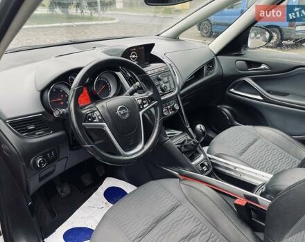 Белый Опель Zafira Tourer, объемом двигателя 2 л и пробегом 187 тыс. км за 9850 $, фото 31 на Automoto.ua
