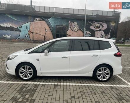 Белый Опель Zafira Tourer, объемом двигателя 2 л и пробегом 187 тыс. км за 9450 $, фото 7 на Automoto.ua