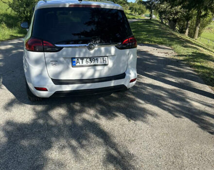 Белый Опель Zafira Tourer, объемом двигателя 2 л и пробегом 280 тыс. км за 10500 $, фото 7 на Automoto.ua