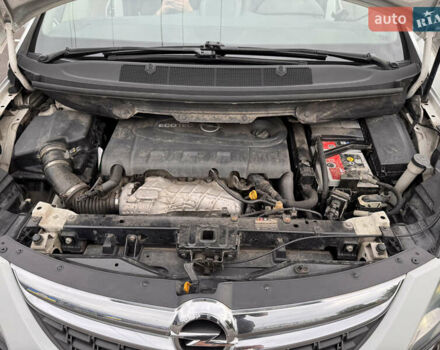 Белый Опель Zafira Tourer, объемом двигателя 1.96 л и пробегом 197 тыс. км за 11000 $, фото 22 на Automoto.ua