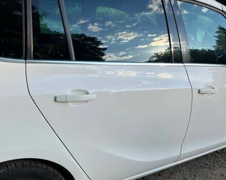 Белый Опель Zafira Tourer, объемом двигателя 1.6 л и пробегом 262 тыс. км за 8600 $, фото 4 на Automoto.ua