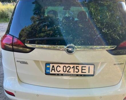 Белый Опель Zafira Tourer, объемом двигателя 1.6 л и пробегом 262 тыс. км за 8600 $, фото 2 на Automoto.ua