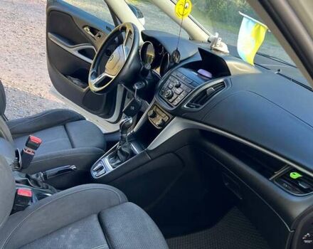 Белый Опель Zafira Tourer, объемом двигателя 1.6 л и пробегом 262 тыс. км за 8600 $, фото 10 на Automoto.ua