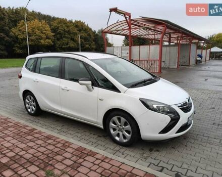 Белый Опель Zafira Tourer, объемом двигателя 2 л и пробегом 264 тыс. км за 10900 $, фото 7 на Automoto.ua