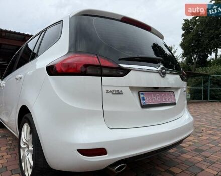 Белый Опель Zafira Tourer, объемом двигателя 2 л и пробегом 263 тыс. км за 9399 $, фото 15 на Automoto.ua