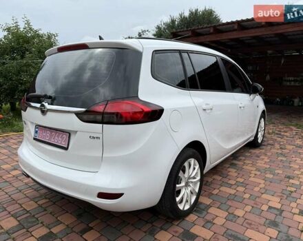 Белый Опель Zafira Tourer, объемом двигателя 2 л и пробегом 263 тыс. км за 9399 $, фото 11 на Automoto.ua