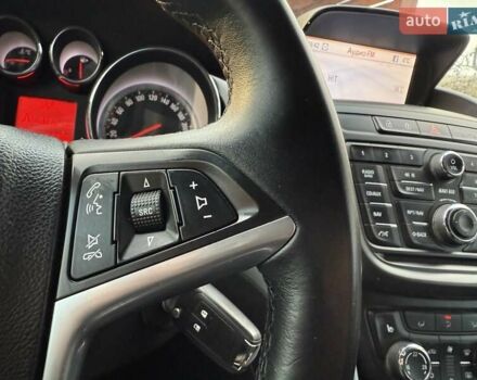 Белый Опель Zafira Tourer, объемом двигателя 2 л и пробегом 263 тыс. км за 9399 $, фото 40 на Automoto.ua