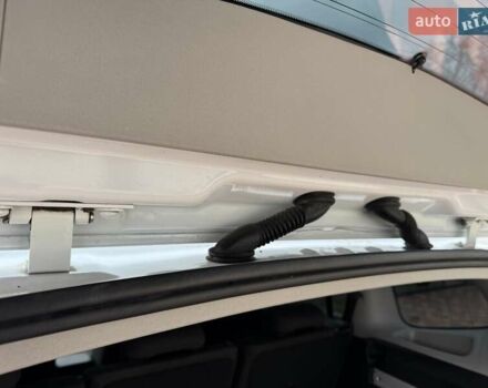 Белый Опель Zafira Tourer, объемом двигателя 2 л и пробегом 263 тыс. км за 9399 $, фото 46 на Automoto.ua