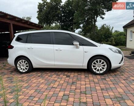 Белый Опель Zafira Tourer, объемом двигателя 2 л и пробегом 263 тыс. км за 9399 $, фото 4 на Automoto.ua