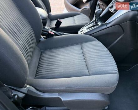 Белый Опель Zafira Tourer, объемом двигателя 2 л и пробегом 263 тыс. км за 9399 $, фото 56 на Automoto.ua
