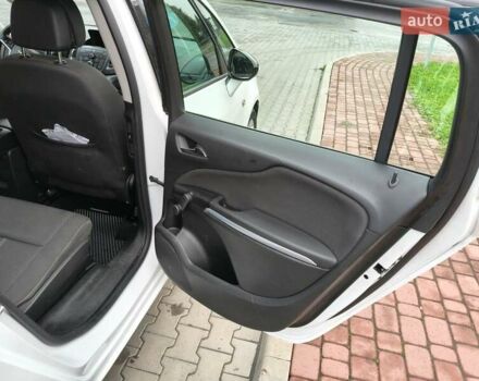 Белый Опель Zafira Tourer, объемом двигателя 2 л и пробегом 264 тыс. км за 10900 $, фото 16 на Automoto.ua