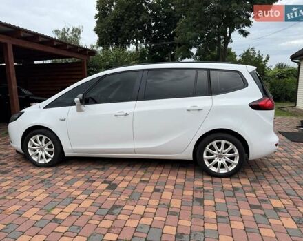 Белый Опель Zafira Tourer, объемом двигателя 2 л и пробегом 263 тыс. км за 9399 $, фото 19 на Automoto.ua