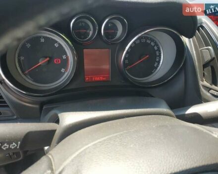 Белый Опель Zafira Tourer, объемом двигателя 2 л и пробегом 215 тыс. км за 9500 $, фото 7 на Automoto.ua