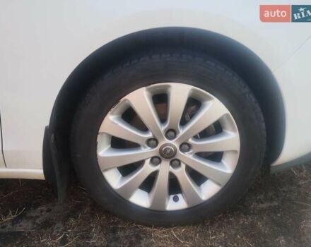 Белый Опель Zafira Tourer, объемом двигателя 1.6 л и пробегом 213 тыс. км за 10799 $, фото 22 на Automoto.ua