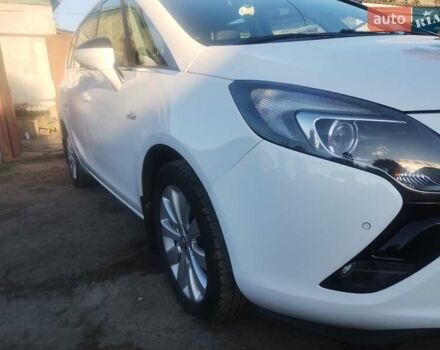 Белый Опель Zafira Tourer, объемом двигателя 1.6 л и пробегом 213 тыс. км за 10799 $, фото 2 на Automoto.ua