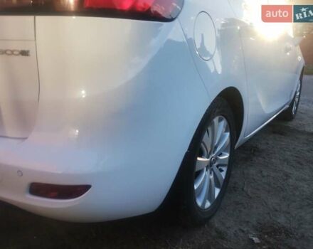 Белый Опель Zafira Tourer, объемом двигателя 1.6 л и пробегом 213 тыс. км за 10799 $, фото 4 на Automoto.ua