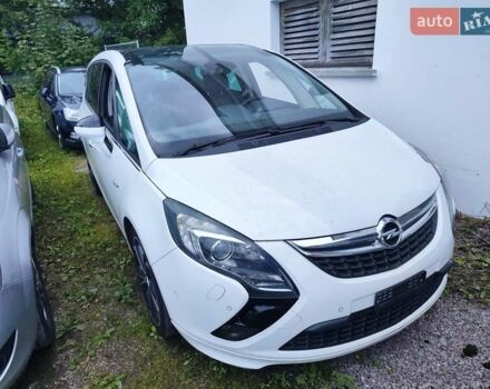 Белый Опель Zafira Tourer, объемом двигателя 2 л и пробегом 146 тыс. км за 9999 $, фото 1 на Automoto.ua