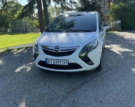 Белый Опель Zafira Tourer, объемом двигателя 2 л и пробегом 280 тыс. км за 10500 $, фото 1 на Automoto.ua