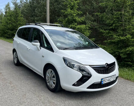 Белый Опель Zafira Tourer, объемом двигателя 2 л и пробегом 250 тыс. км за 7500 $, фото 1 на Automoto.ua