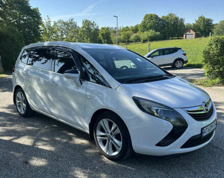Белый Опель Zafira Tourer, объемом двигателя 1.96 л и пробегом 269 тыс. км за 10500 $, фото 1 на Automoto.ua