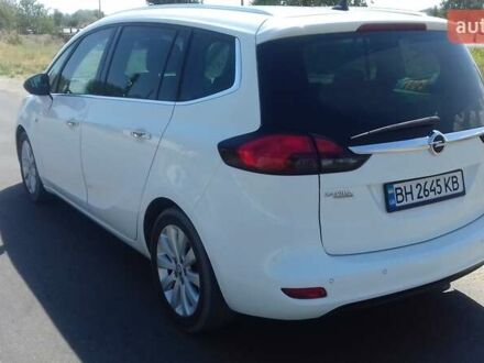 Опель Zafira Tourer 2012 в Белгород-Днестровском на Automoto.ua Белый Опель Zafira Tourer, объемом двигателя 1.4 л и пробегом 150 тыс. км за 8000 $, фото 1 на Automoto.ua