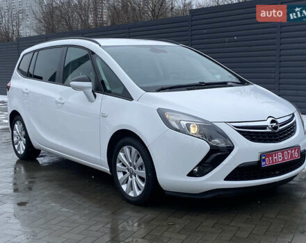 Белый Опель Zafira Tourer, объемом двигателя 1.4 л и пробегом 209 тыс. км за 9100 $, фото 1 на Automoto.ua