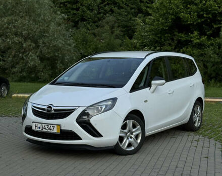 Белый Опель Zafira Tourer, объемом двигателя 2 л и пробегом 281 тыс. км за 8800 $, фото 1 на Automoto.ua