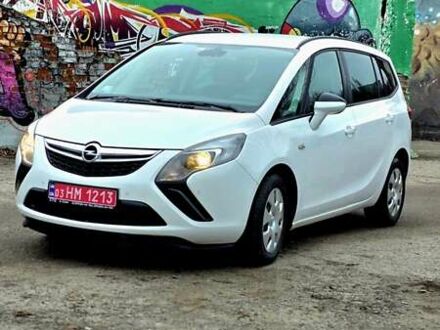 Белый Опель Zafira Tourer, объемом двигателя 1.4 л и пробегом 215 тыс. км за 8700 $, фото 1 на Automoto.ua