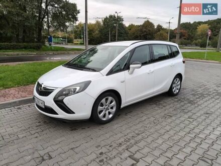 Опель Zafira Tourer 2014 в Луцке на Automoto.ua Белый Опель Zafira Tourer, объемом двигателя 2 л и пробегом 264 тыс. км за 10900 $, фото 1 на Automoto.ua