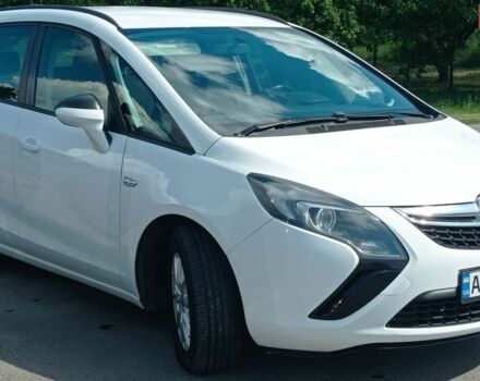 Белый Опель Zafira Tourer, объемом двигателя 2 л и пробегом 310 тыс. км за 8300 $, фото 1 на Automoto.ua