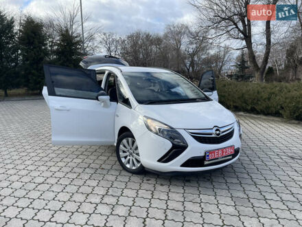 Белый Опель Zafira Tourer, объемом двигателя 1.6 л и пробегом 202 тыс. км за 8999 $, фото 1 на Automoto.ua