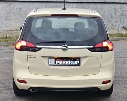 Бежевый Опель Zafira Tourer, объемом двигателя 2 л и пробегом 280 тыс. км за 12500 $, фото 4 на Automoto.ua